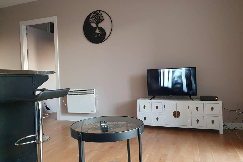Apartment Hendaye: Joli T3, Piscine Et Parking Avec Vue Sur L'ocean *